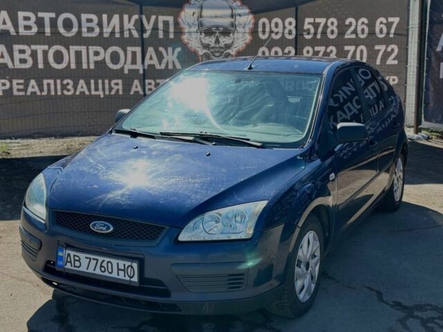Синий Форд Фокус, объемом двигателя 1.4 л и пробегом 220 тыс. км за 2950 $, фото 1 на Automoto.ua