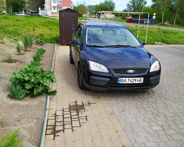 Синий Форд Фокус, объемом двигателя 1.39 л и пробегом 323 тыс. км за 4200 $, фото 1 на Automoto.ua