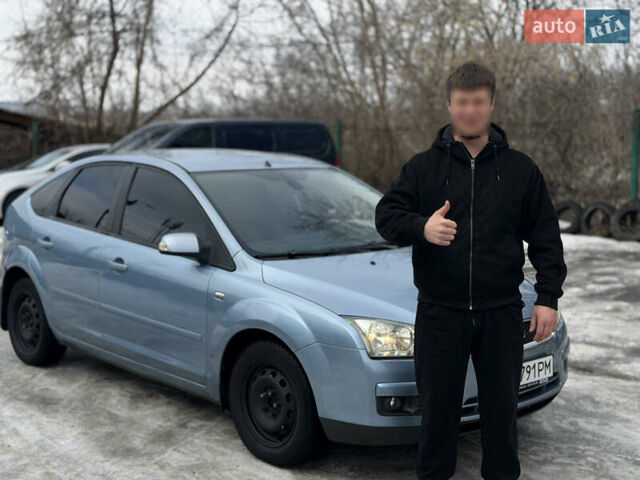 Синий Форд Фокус, объемом двигателя 1.6 л и пробегом 268 тыс. км за 3700 $, фото 1 на Automoto.ua