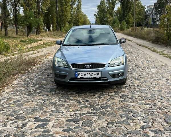 Синій Форд Фокус, об'ємом двигуна 1.6 л та пробігом 159 тис. км за 4300 $, фото 1 на Automoto.ua