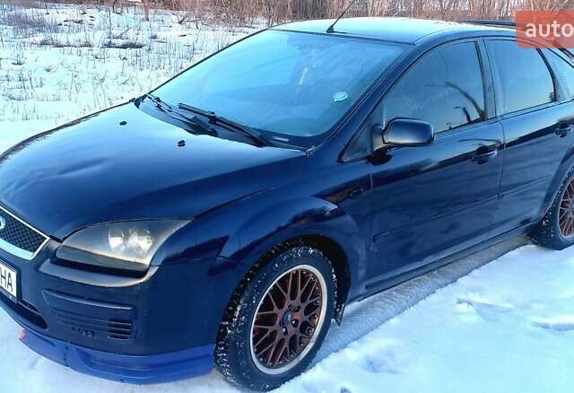 Синий Форд Фокус, объемом двигателя 1.39 л и пробегом 300 тыс. км за 2700 $, фото 1 на Automoto.ua