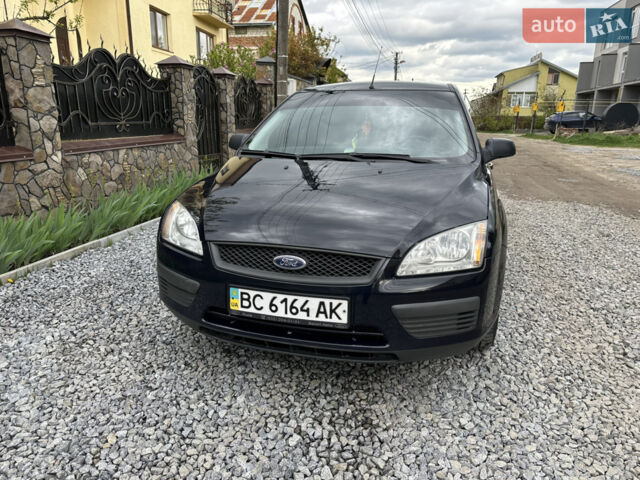 Синій Форд Фокус, об'ємом двигуна 1.4 л та пробігом 286 тис. км за 3999 $, фото 1 на Automoto.ua