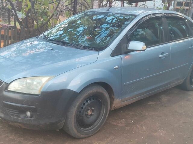 Синий Форд Фокус, объемом двигателя 1.8 л и пробегом 330 тыс. км за 1700 $, фото 1 на Automoto.ua