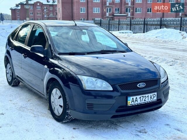 Синий Форд Фокус, объемом двигателя 1.4 л и пробегом 308 тыс. км за 3700 $, фото 1 на Automoto.ua
