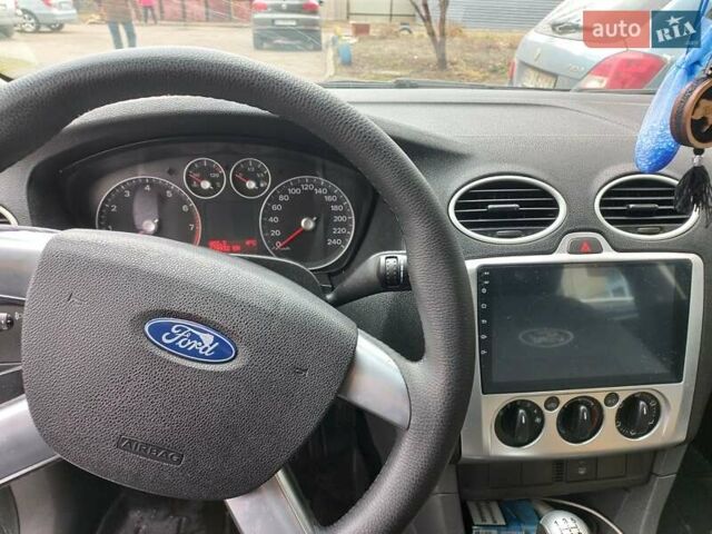 Синий Форд Фокус, объемом двигателя 1.39 л и пробегом 380 тыс. км за 3800 $, фото 1 на Automoto.ua