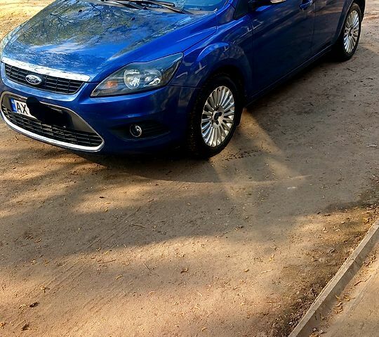 Синий Форд Фокус, объемом двигателя 2 л и пробегом 294 тыс. км за 5600 $, фото 1 на Automoto.ua