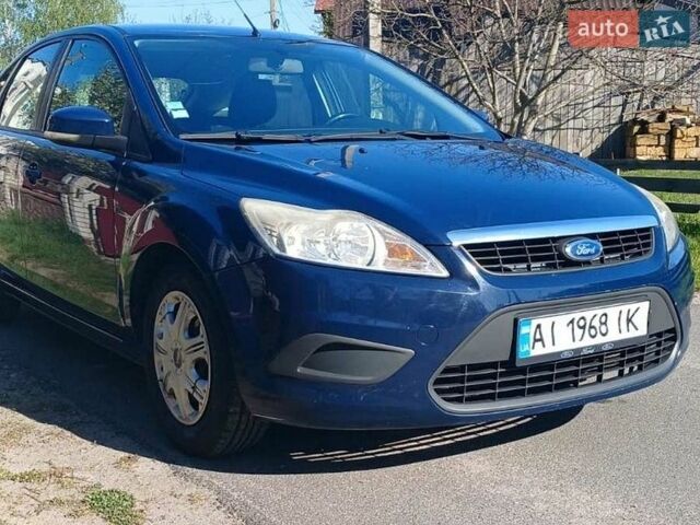 Синий Форд Фокус, объемом двигателя 1.6 л и пробегом 220 тыс. км за 5300 $, фото 1 на Automoto.ua