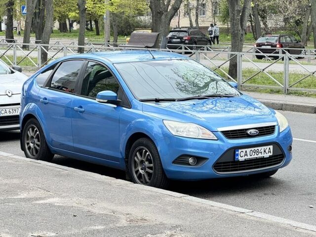 Синий Форд Фокус, объемом двигателя 1.6 л и пробегом 265 тыс. км за 5000 $, фото 1 на Automoto.ua