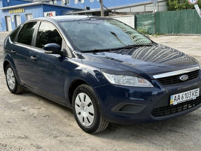 Синий Форд Фокус, объемом двигателя 1.4 л и пробегом 280 тыс. км за 4950 $, фото 1 на Automoto.ua