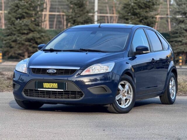Синий Форд Фокус, объемом двигателя 1.4 л и пробегом 136 тыс. км за 5350 $, фото 1 на Automoto.ua