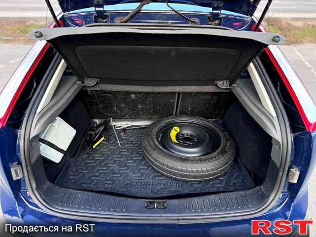 Синий Форд Фокус, объемом двигателя 1.4 л и пробегом 135 тыс. км за 5150 $, фото 1 на Automoto.ua