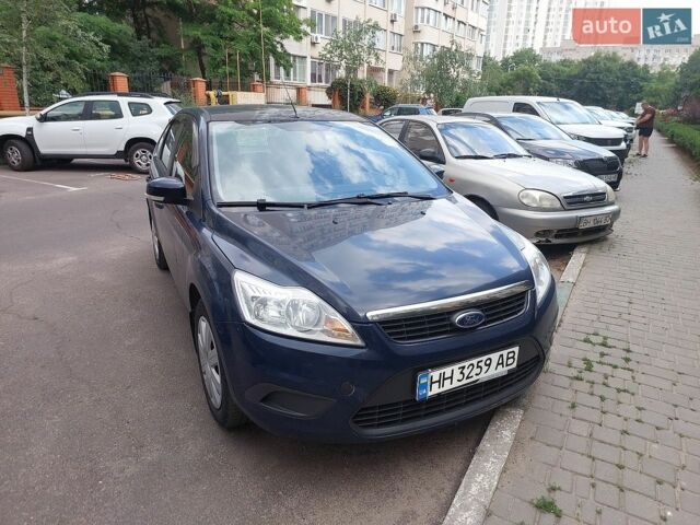 Синій Форд Фокус, об'ємом двигуна 1.39 л та пробігом 145 тис. км за 5800 $, фото 1 на Automoto.ua
