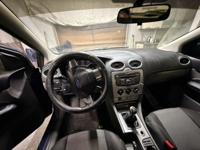 Синій Форд Фокус, об'ємом двигуна 1.6 л та пробігом 280 тис. км за 2250 $, фото 1 на Automoto.ua