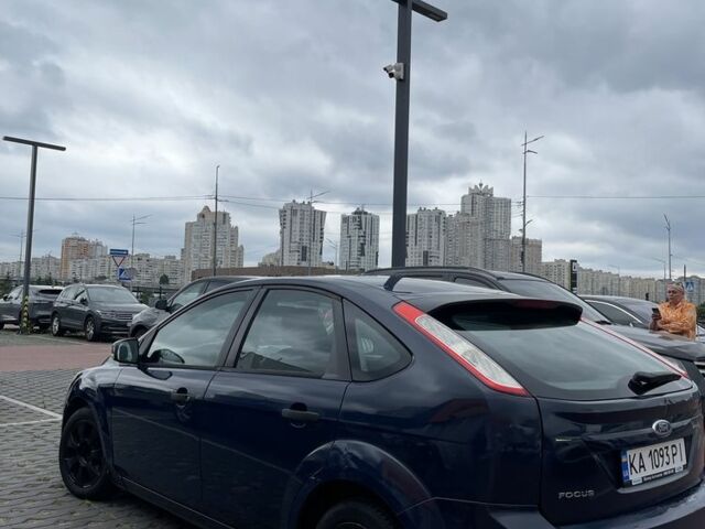 Синий Форд Фокус, объемом двигателя 1.4 л и пробегом 300 тыс. км за 3999 $, фото 1 на Automoto.ua