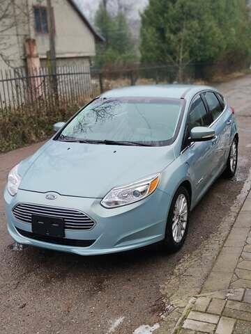 Синий Форд Фокус, объемом двигателя 0 л и пробегом 108 тыс. км за 6500 $, фото 1 на Automoto.ua