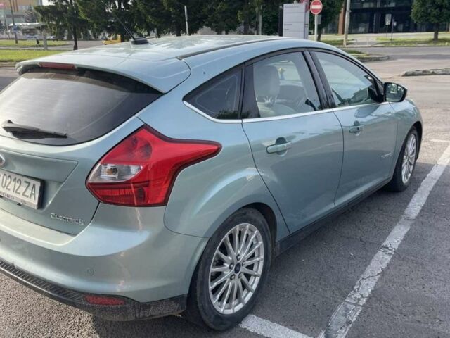 Синий Форд Фокус, объемом двигателя 0 л и пробегом 90 тыс. км за 6000 $, фото 1 на Automoto.ua