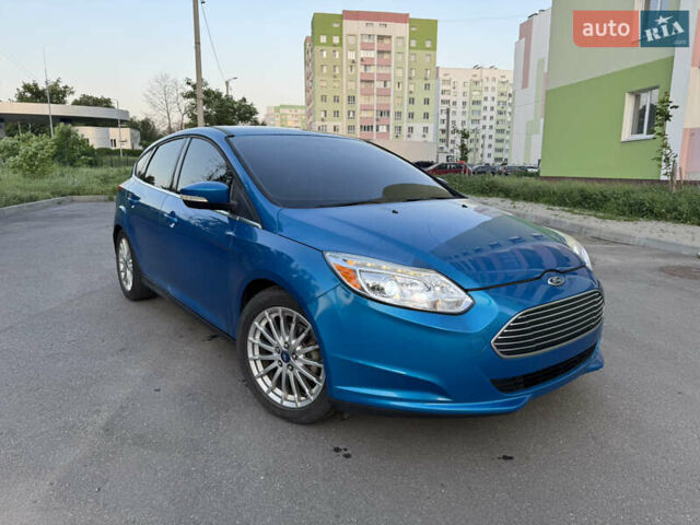 Синий Форд Фокус, объемом двигателя 0 л и пробегом 119 тыс. км за 6500 $, фото 1 на Automoto.ua