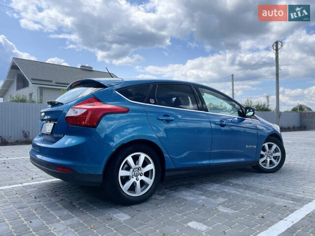 Синий Форд Фокус, объемом двигателя 0 л и пробегом 120 тыс. км за 7950 $, фото 1 на Automoto.ua