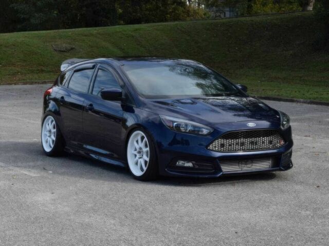 Синій Форд Фокус, об'ємом двигуна 2 л та пробігом 74 тис. км за 4600 $, фото 1 на Automoto.ua