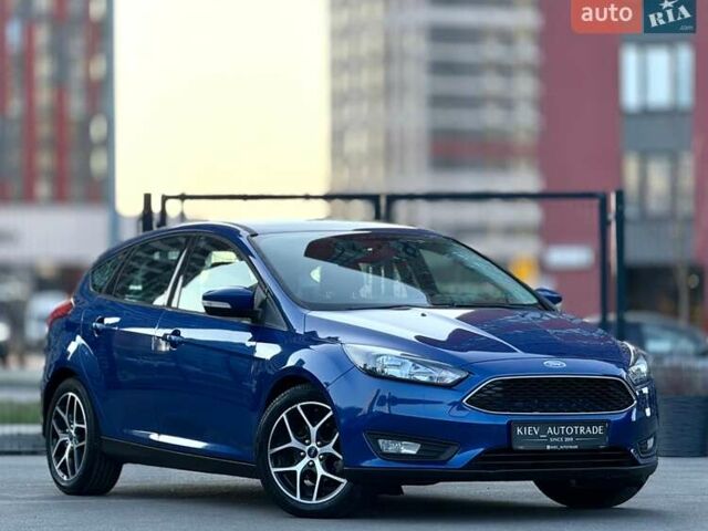 Синий Форд Фокус, объемом двигателя 2 л и пробегом 144 тыс. км за 8900 $, фото 1 на Automoto.ua