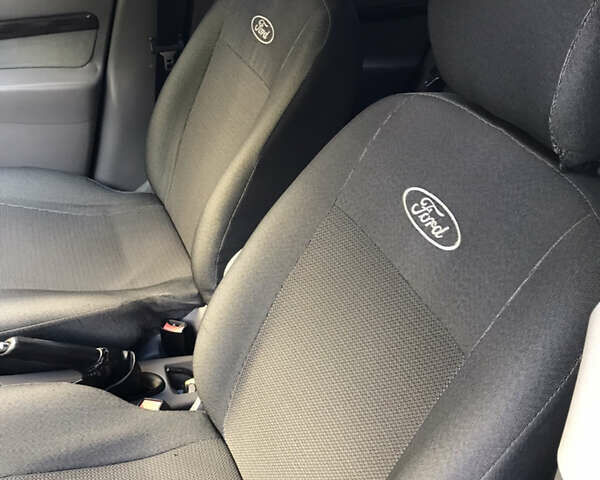 Синий Форд Фокус, объемом двигателя 2 л и пробегом 197 тыс. км за 3000 $, фото 1 на Automoto.ua