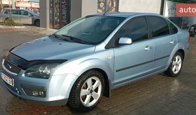 Синий Форд Фокус, объемом двигателя 1.6 л и пробегом 243 тыс. км за 4000 $, фото 1 на Automoto.ua