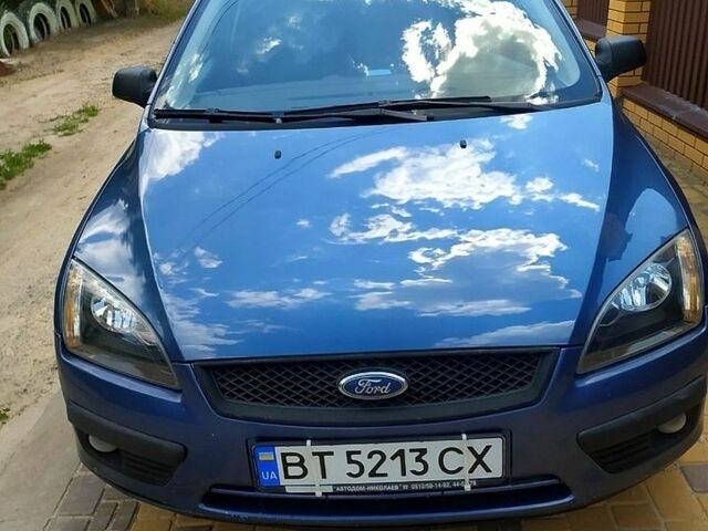 Синій Форд Фокус, об'ємом двигуна 2 л та пробігом 400 тис. км за 3950 $, фото 1 на Automoto.ua