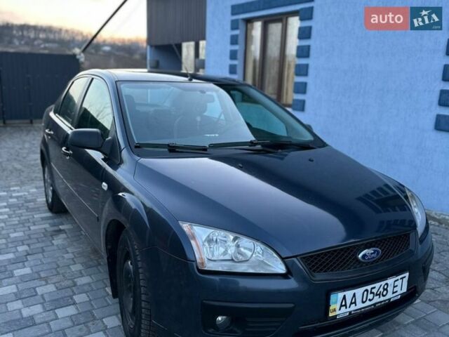 Синий Форд Фокус, объемом двигателя 1.6 л и пробегом 230 тыс. км за 4650 $, фото 1 на Automoto.ua