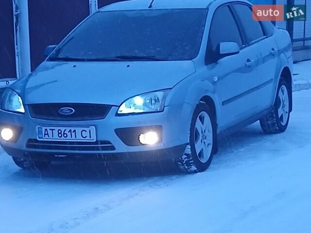Синий Форд Фокус, объемом двигателя 1.6 л и пробегом 250 тыс. км за 3800 $, фото 1 на Automoto.ua