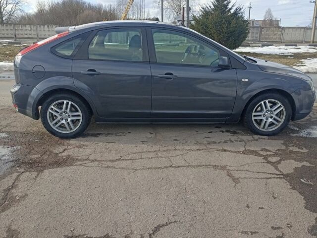 Синий Форд Фокус, объемом двигателя 1.8 л и пробегом 280 тыс. км за 3800 $, фото 1 на Automoto.ua