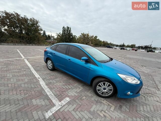 Синій Форд Фокус, об'ємом двигуна 2 л та пробігом 137 тис. км за 7500 $, фото 1 на Automoto.ua