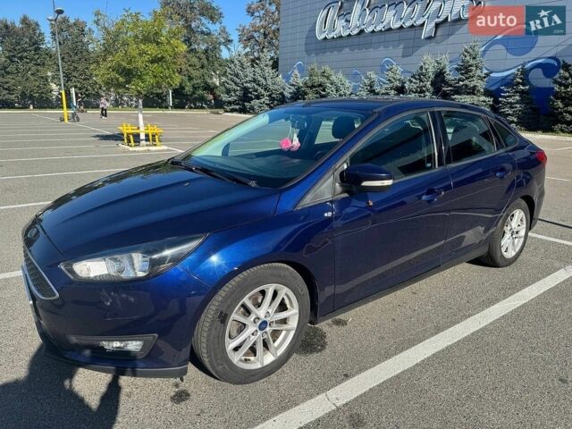 Синій Форд Фокус, об'ємом двигуна 2 л та пробігом 143 тис. км за 8000 $, фото 1 на Automoto.ua