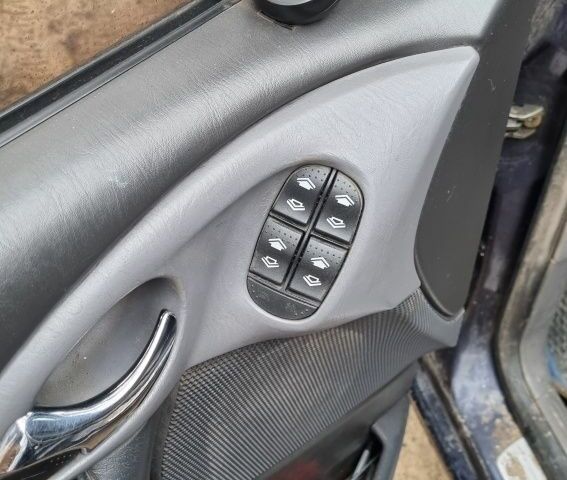 Синий Форд Фокус, объемом двигателя 1.8 л и пробегом 340 тыс. км за 700 $, фото 1 на Automoto.ua