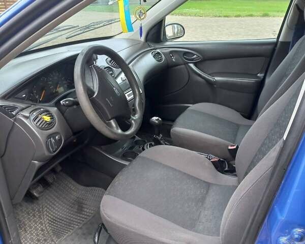 Синий Форд Фокус, объемом двигателя 1.6 л и пробегом 210 тыс. км за 3800 $, фото 1 на Automoto.ua