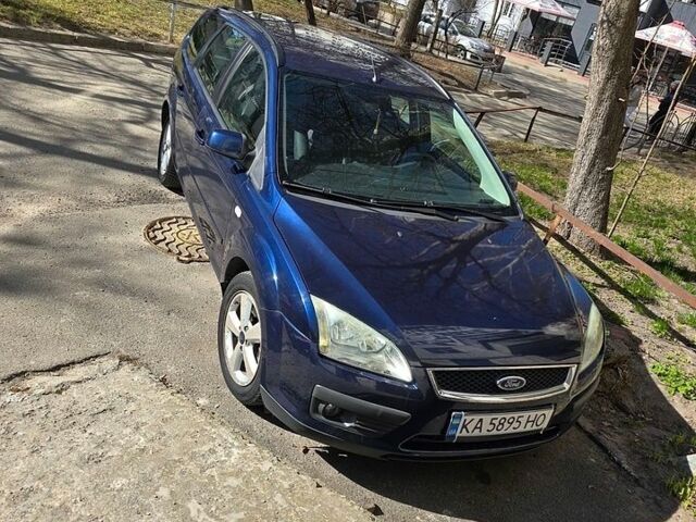 Синий Форд Фокус, объемом двигателя 2 л и пробегом 280 тыс. км за 4500 $, фото 1 на Automoto.ua