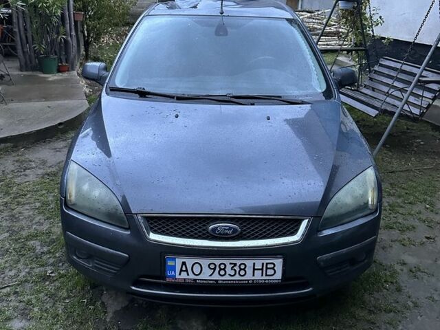 Форд Фокус 2005 в Ужгороде на Automoto.ua Синий Форд Фокус, объемом двигателя 1.6 л и пробегом 354 тыс. км за 2000 $, фото 1 на Automoto.ua