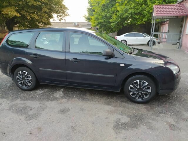 Синий Форд Фокус, объемом двигателя 1.4 л и пробегом 225 тыс. км за 4150 $, фото 1 на Automoto.ua