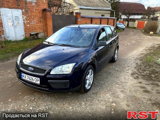 Синий Форд Фокус, объемом двигателя 1.6 л и пробегом 300 тыс. км за 3950 $, фото 1 на Automoto.ua