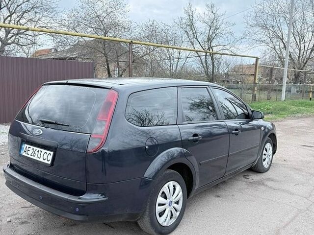 Синий Форд Фокус, объемом двигателя 1.6 л и пробегом 300 тыс. км за 3500 $, фото 1 на Automoto.ua