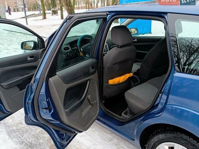 Синій Форд Фокус, об'ємом двигуна 1.6 л та пробігом 333 тис. км за 4500 $, фото 1 на Automoto.ua