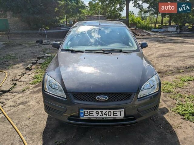Синий Форд Фокус, объемом двигателя 1.6 л и пробегом 211 тыс. км за 5800 $, фото 1 на Automoto.ua