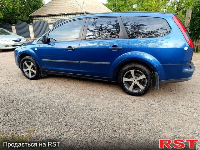 Синий Форд Фокус, объемом двигателя 1.6 л и пробегом 300 тыс. км за 3900 $, фото 1 на Automoto.ua