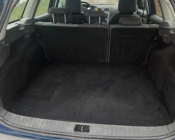 Синий Форд Фокус, объемом двигателя 1.6 л и пробегом 213 тыс. км за 3750 $, фото 1 на Automoto.ua