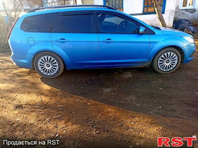Синий Форд Фокус, объемом двигателя 1.6 л и пробегом 319 тыс. км за 5100 $, фото 1 на Automoto.ua