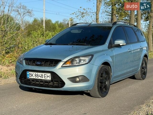 Синий Форд Фокус, объемом двигателя 1.56 л и пробегом 256 тыс. км за 5100 $, фото 1 на Automoto.ua