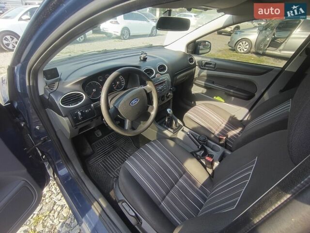 Синій Форд Фокус, об'ємом двигуна 1.6 л та пробігом 314 тис. км за 3700 $, фото 1 на Automoto.ua