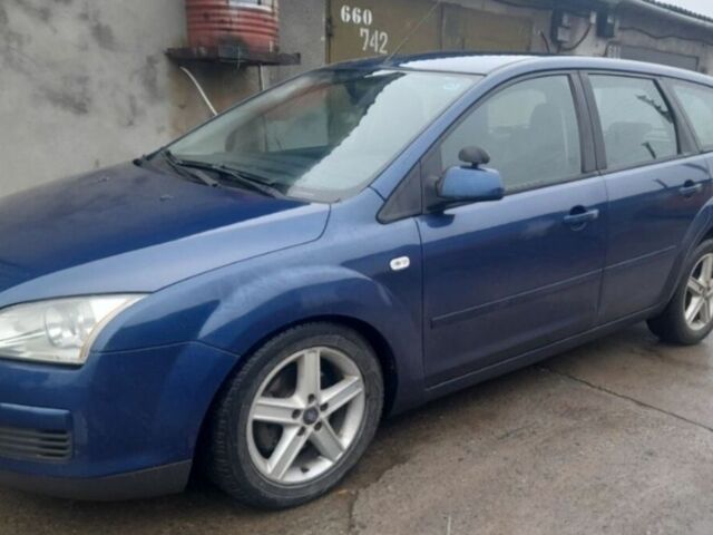 Синий Форд Фокус, объемом двигателя 1.6 л и пробегом 250 тыс. км за 3999 $, фото 1 на Automoto.ua