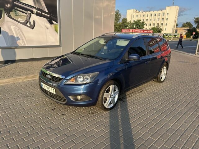 Синий Форд Фокус, объемом двигателя 1.6 л и пробегом 280 тыс. км за 5000 $, фото 1 на Automoto.ua