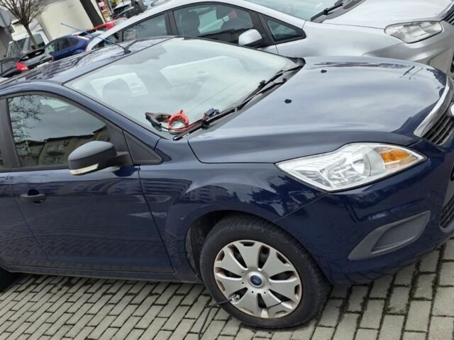 Синий Форд Фокус, объемом двигателя 1.8 л и пробегом 270 тыс. км за 2550 $, фото 1 на Automoto.ua