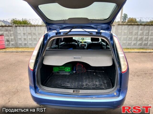 Форд Фокус 2009 у Коростене на Automoto.ua Синій Форд Фокус, об'ємом двигуна 1.8 л та пробігом 236 тис. км за 5200 $, фото 1 на Automoto.ua